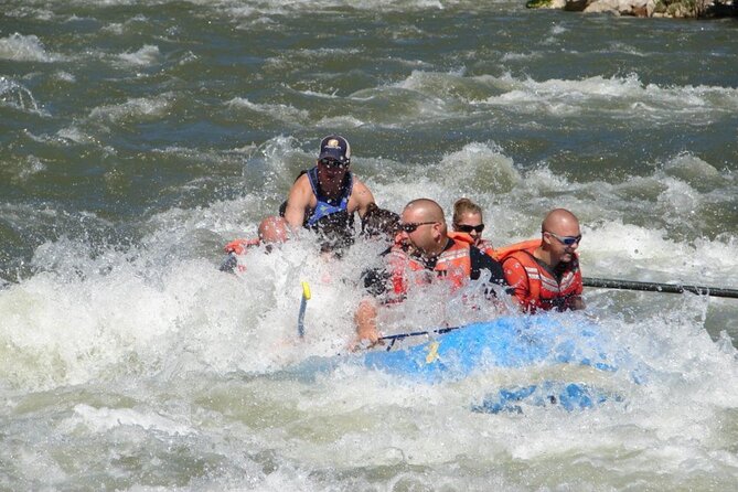 Red Canyon River Trip’s Extended Whitewater Adventure! - The riverside food stop