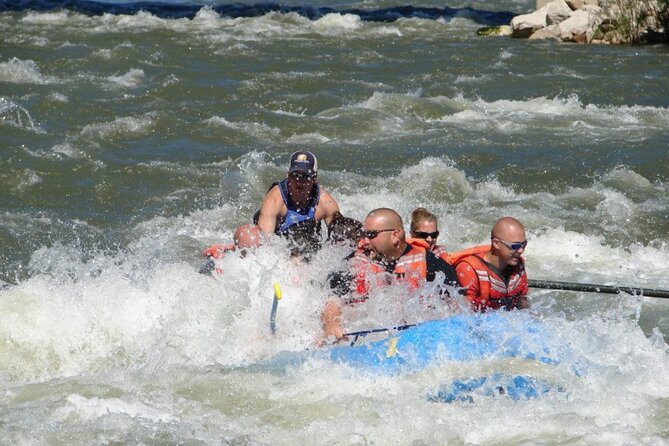 Red Canyon’s Best Of The Wild West Wild Mustang+Rafting Adventure - The midday break: plan your own food and dry clothes