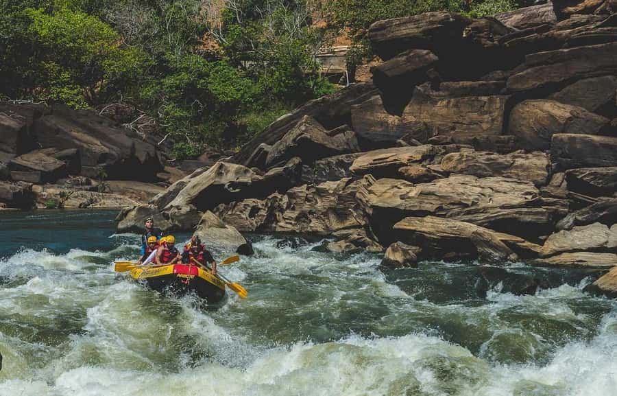 Rio: White Water Rafting Adventure tour in Rio de Janeiro - Guides, languages, and the beginner experience