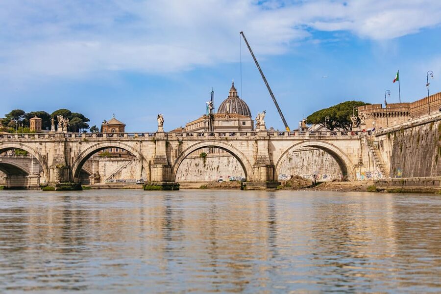 Rome: Tiber River Urban Rafting Tour with Roman Pizza - The first river stretch: bridges, history, and Castel Sant’Angelo