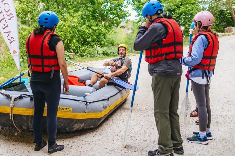 Rome: Tiber River Urban Rafting Tour with Roman Pizza - What $47 gets you