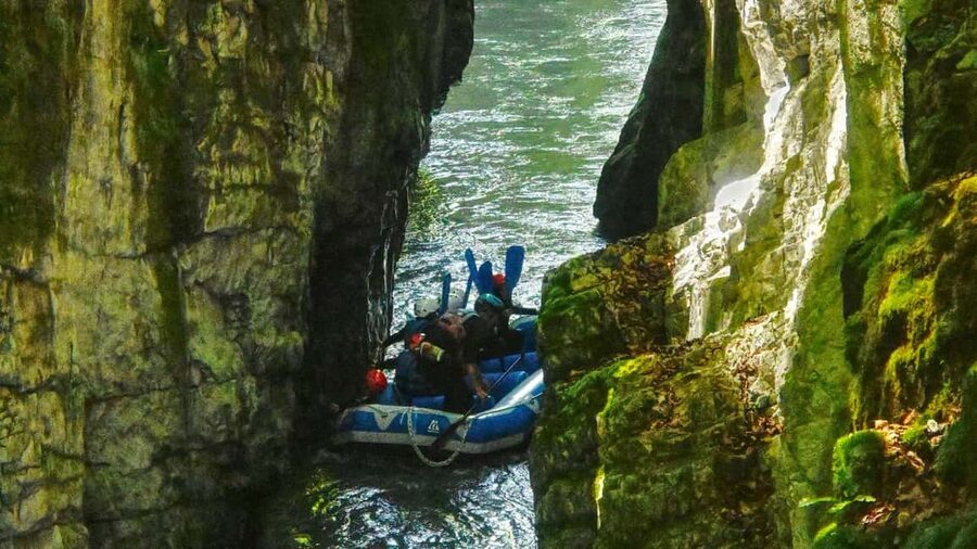 Samoëns: Whitewater Rafting Tour in the French Alps - What the 1.5-hour river run feels like