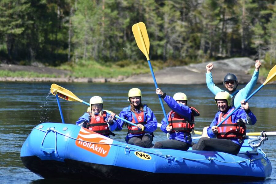 Setesdal, Evje: Family Rafting on the beautiful Otra river - Learning the river before the bigger moments