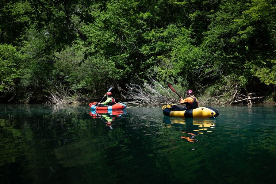 Slunj: Mrežnica River Packrafting Trip - Working through narrow channels and rapids