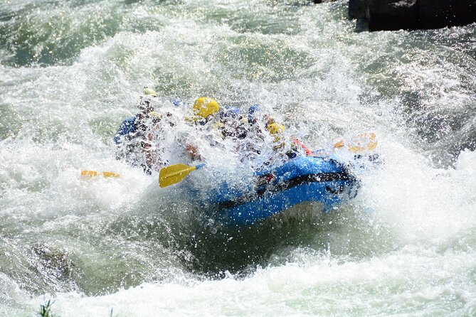 South Fork, American River: Chili Bar (Class III+ Whitewater) - What to wear and what to leave home