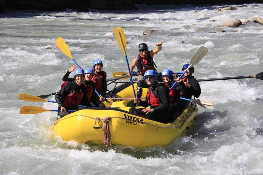 Squamish: Wet and Wild Elaho Exhilarator Rafting Experience - From the rafting base to the river launch