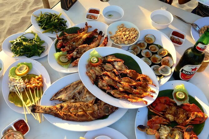 Telaga Waja Rafting and Jimbaran Seafood Dinner - Lunch before the Telaga Waja rapids