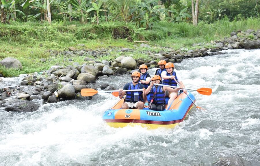 Telaga Waja River: Rafting Expedition with Lunch - The first rapids and the valley ride