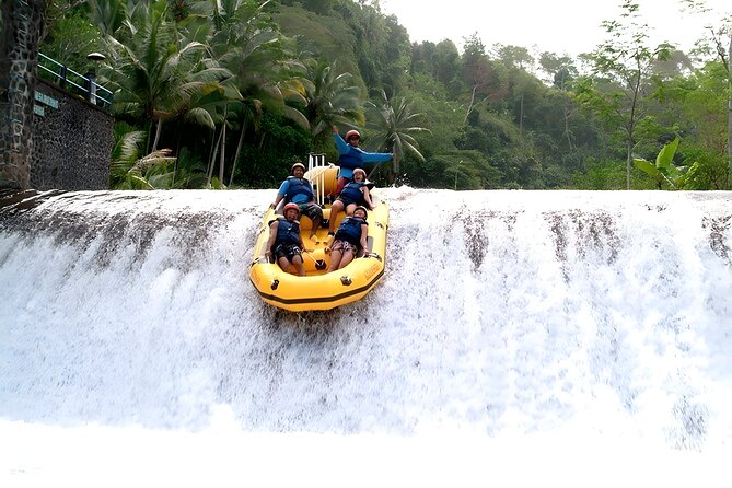Telaga Waja White Water Rafting - With No Step or Stair : Bali Best Adventures - Lunch, showers, and the practical comforts