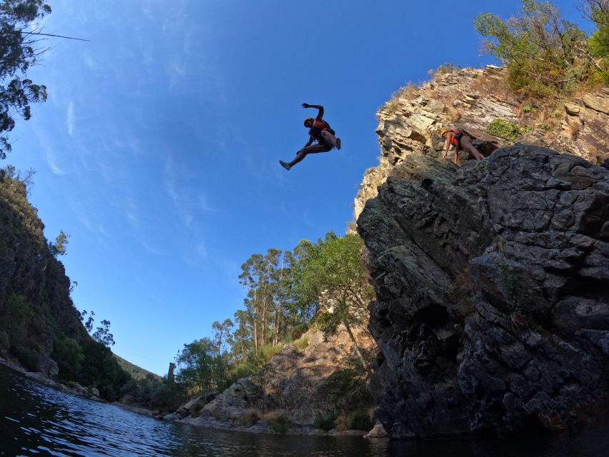 Tubing-Rafting at Paiva River - What the guide adds to the river ride