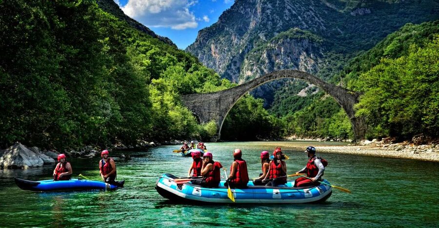 Tzoumerka: Rafting Arachthos Trail: Plaka Bridge- Tzari - Who will enjoy this rafting route most