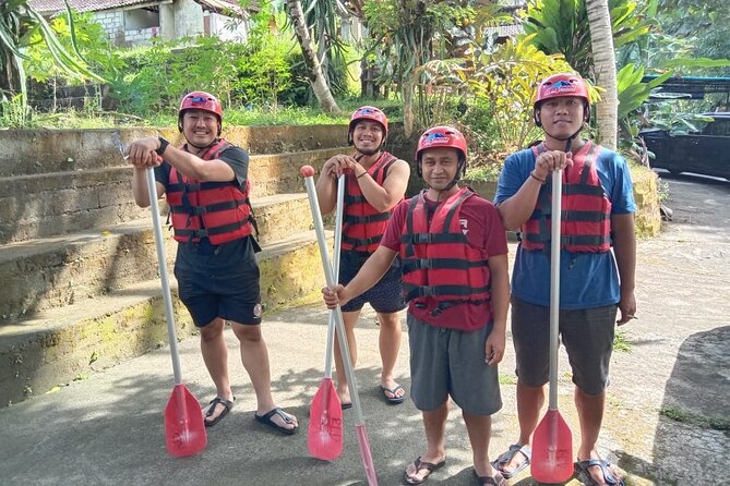 Ubud Rafting (Include Lunch and Return Transportation) - Getting equipped before the river