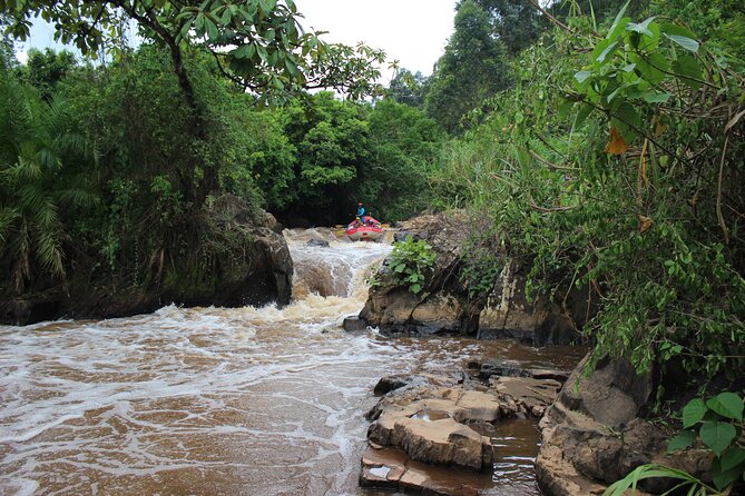 Uganda Jungle Rafting - Starting in Rukungiri at 9 a.m.