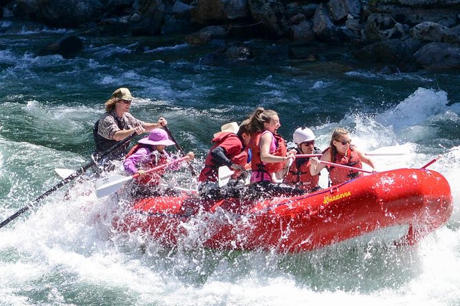 Upper Skagit Introductory Whitewater Rafting Trip - Meeting at Marblemount and getting ready