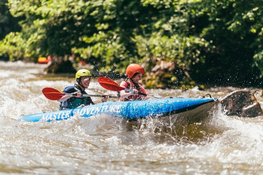 Vadu Crisului: Rafting or Kayaking trip on Crisul Repede - The 25-minute ride to Șuncuiuș