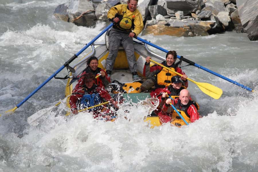 Valdez: Keystone Canyon Whitewater Rafting Trip - Into the Class III water