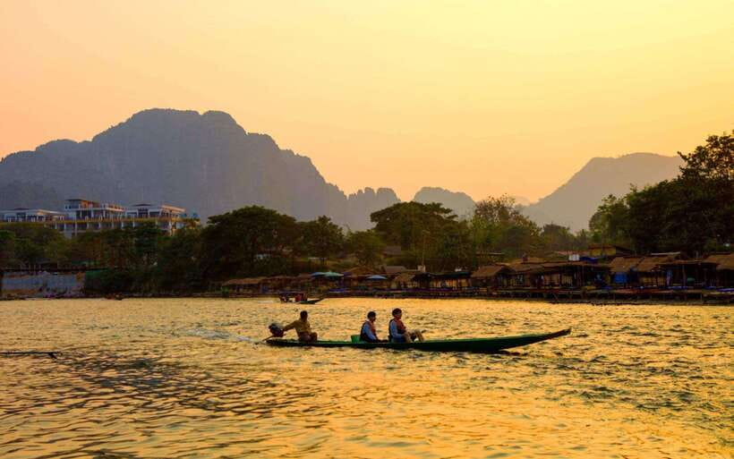 Vang Vieng: Kayaking&Water Cave&Tham Chang&Blue Lagoon 1 - Kayaking the Nam Song River for 40 minutes