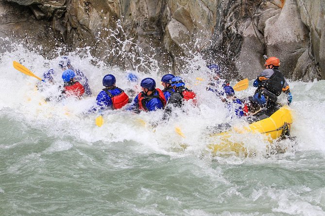 Wet and Wild Elaho Exhilarator Rafting - The guides make the difference