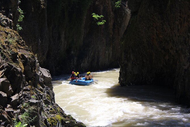 White Salmon River Rafting Half Day - The safety talk makes a difference for first-timers