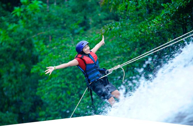 White Water Rafting at Kitulgala - Day Tour From Colombo - Taking on the Kelani River rapids