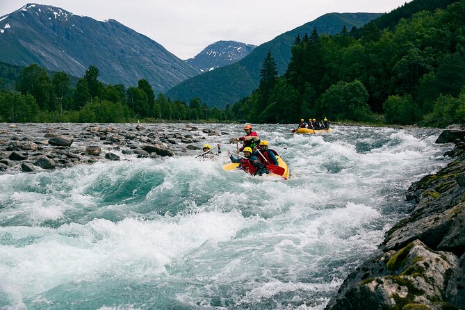 White Water Rafting in Valldøla - Swimming a river rapid