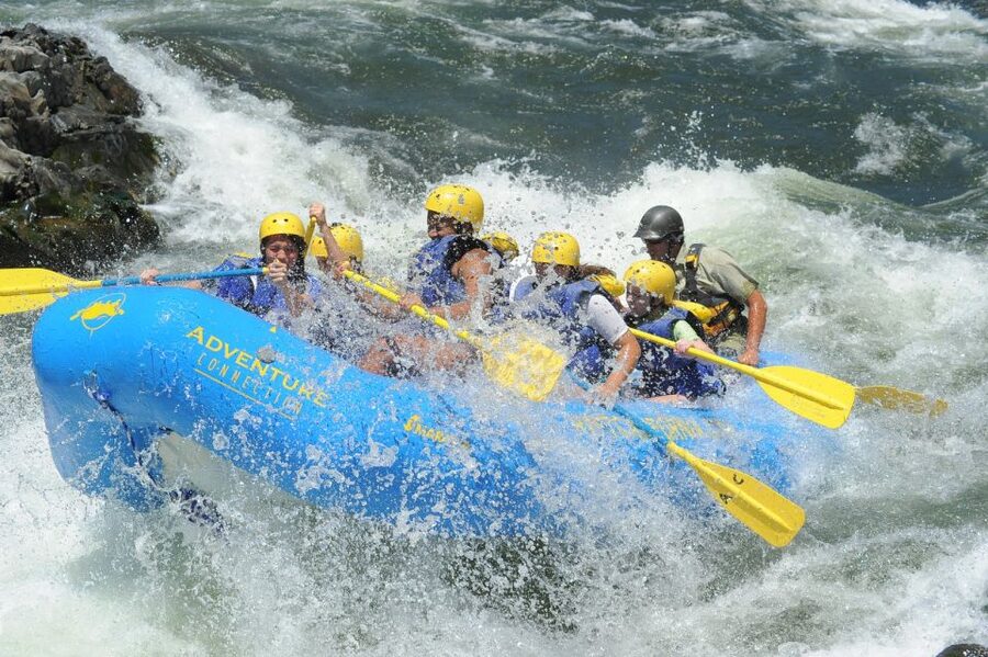 White Water River Rafting - 1 Day - The first rapids and the rhythm of the Trishuli