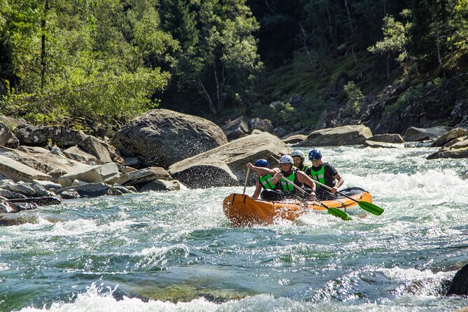 Whitewater Rafting Grade 3 to 4 - What the scenery adds to the experience
