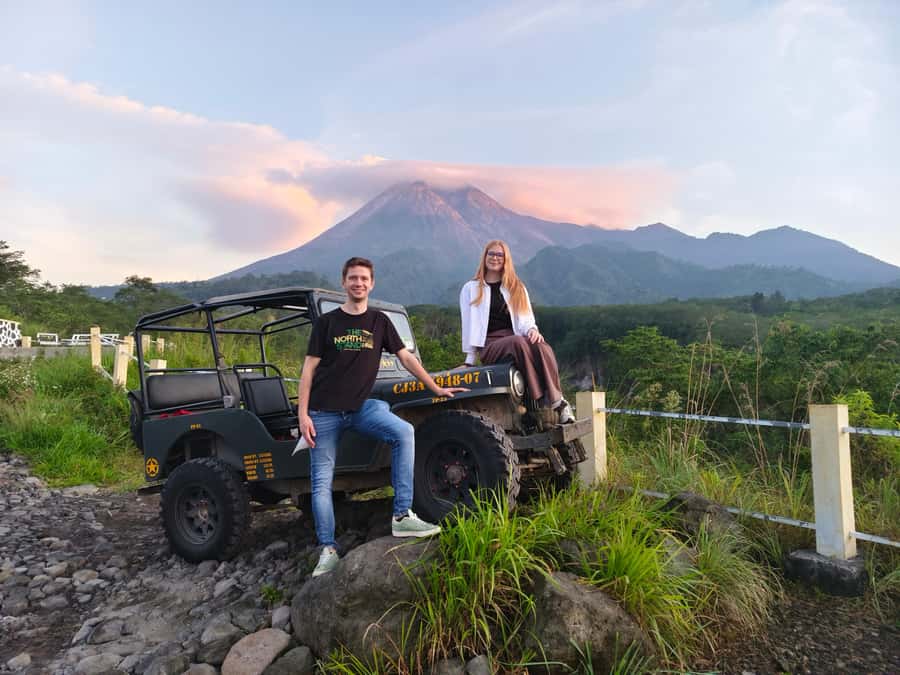 Yogyakarta: Merapi Jeep & Magelang Rafting - Rafting on Magelang’s scenic river