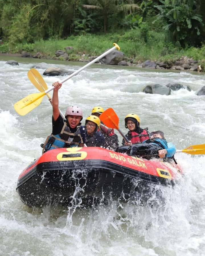 Yogyakarta: Merapi Jeep & Magelang Rafting - How the guides shape the day